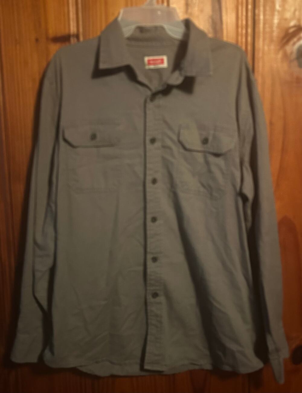 Wrangler men’s long sleeve button down shirt gray workwear size large